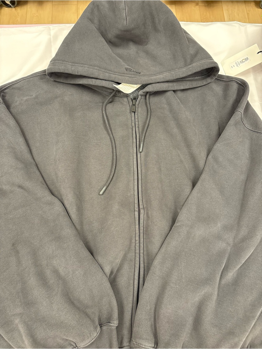 NWT aritzia mega zip